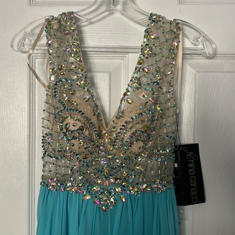 Beautiful prom dress by Nina Canacci size 2